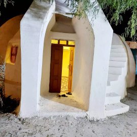 چرا اقامتگاه بوم‌گردی چیرا در قشم بهترین انتخاب برای اقامت است؟